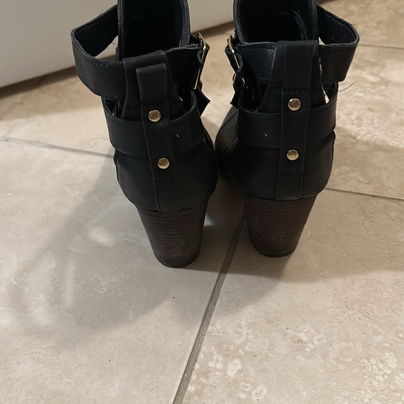 Mossimo Black Open Buckle Booties Size 9 - Picture 10 of 10